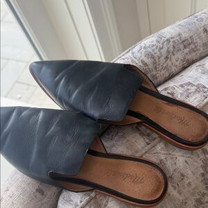Madewell Black Leather Pointed-Toe Slip-On Mules